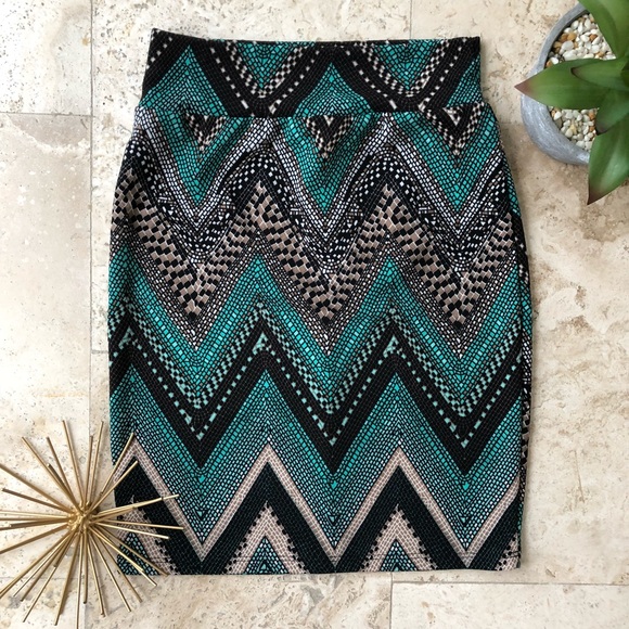Green Chevron Pencil Skirt - Picture 2 of 4